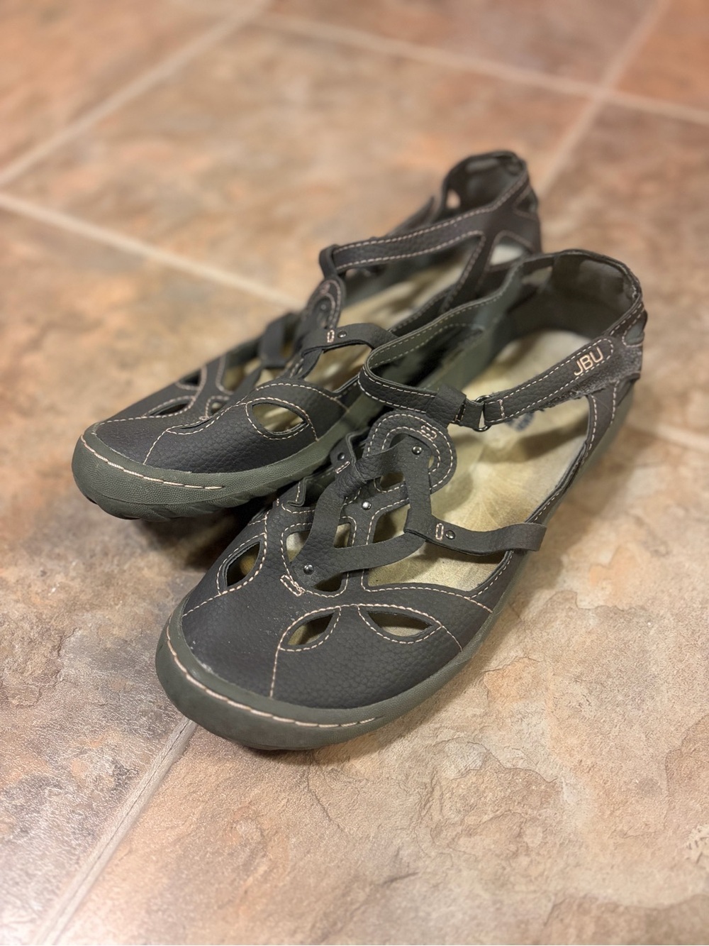 JBU by Jambu Sydney Sandals Gray and Pink Vegan Leather - Adjustable size 7.5 M